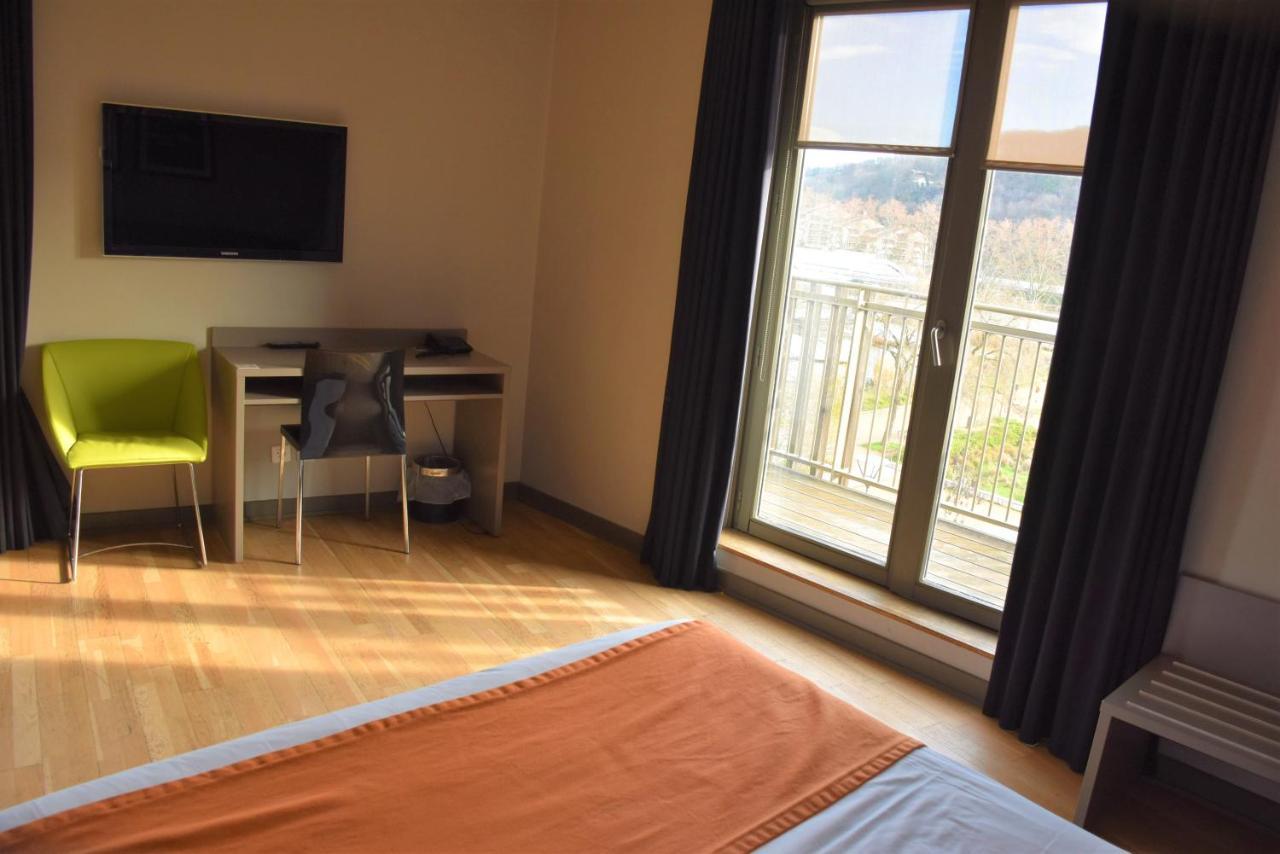 Aparthotel Adonis Lyon Dock Ouest Esterno foto