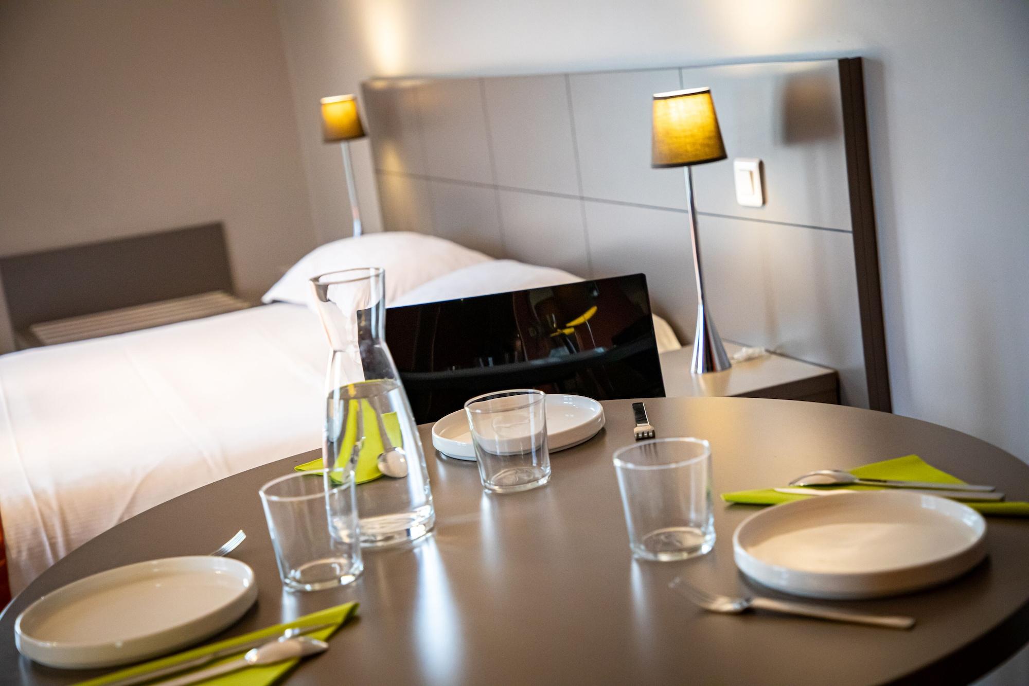 Aparthotel Adonis Lyon Dock Ouest Esterno foto